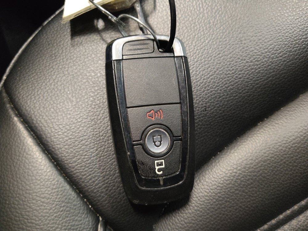 Used 2024 Ford Edge SEL image 32