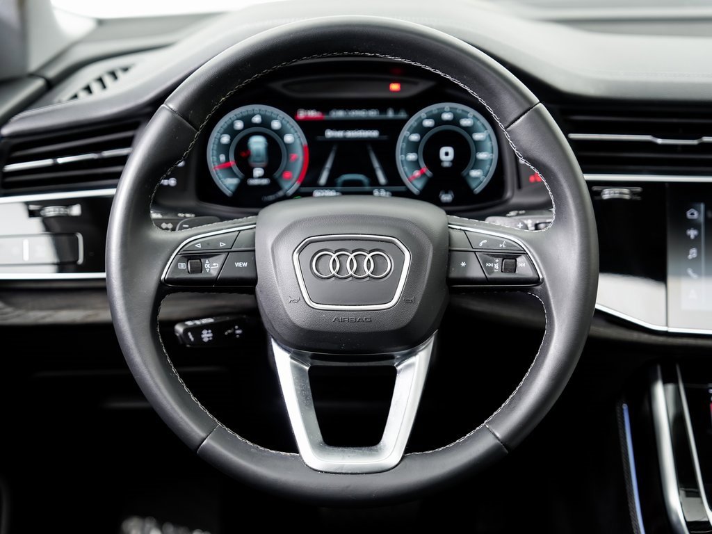 Used 2023 Audi Q8 Prestige w/ Prestige Package image 11