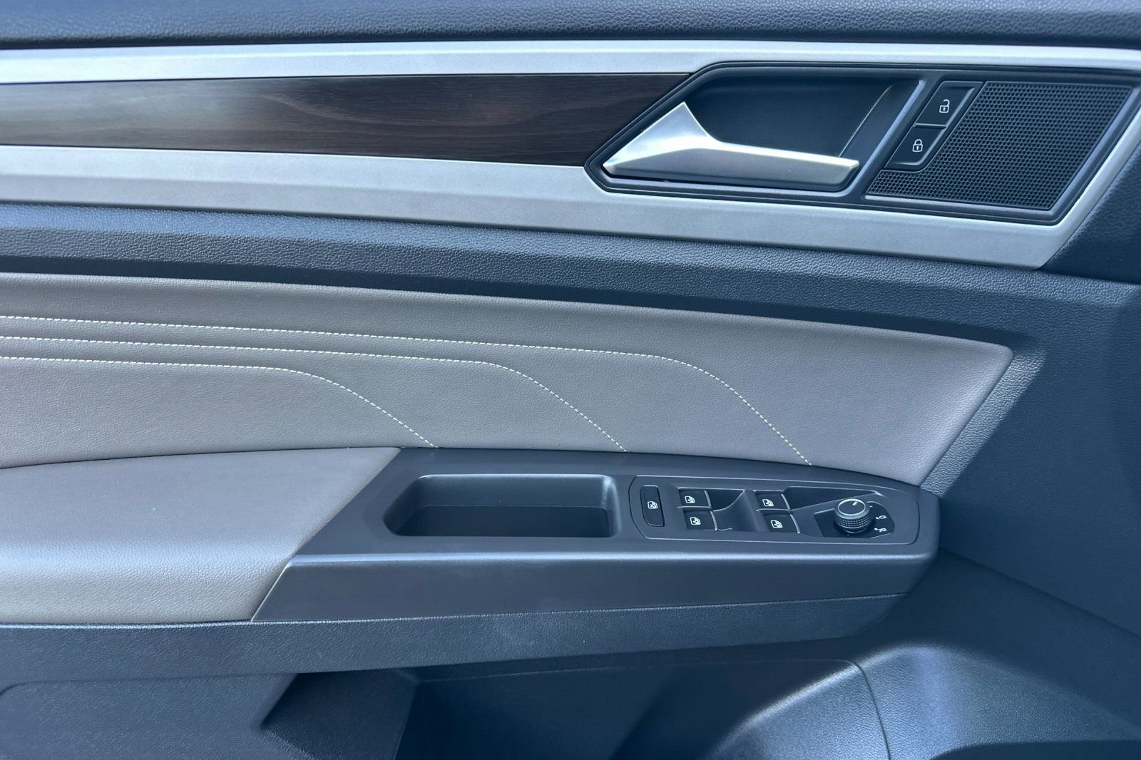 Certified 2022 Volkswagen Atlas SE image 11