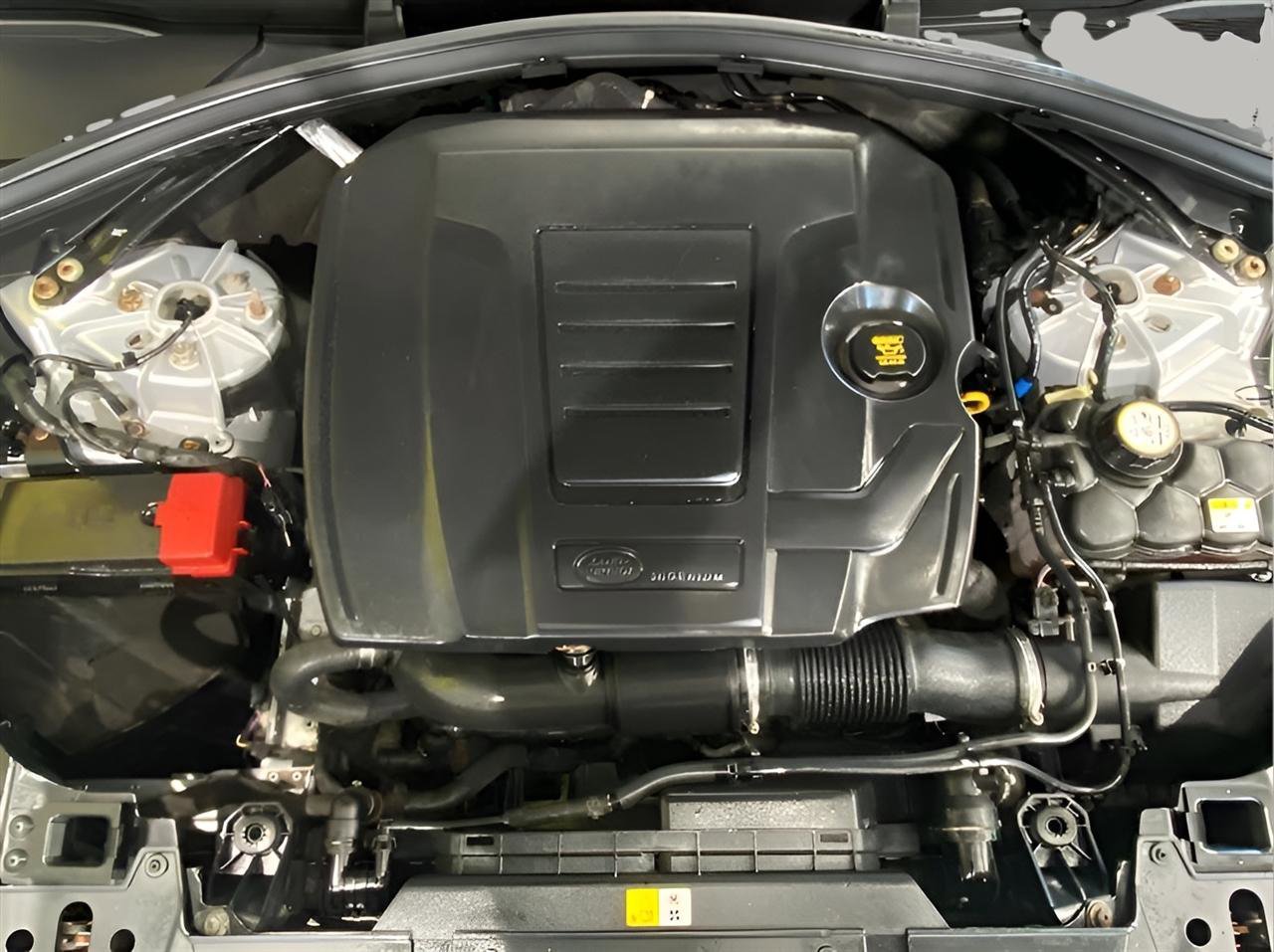 Used 2018 Land Rover Range Rover Velar S image 29