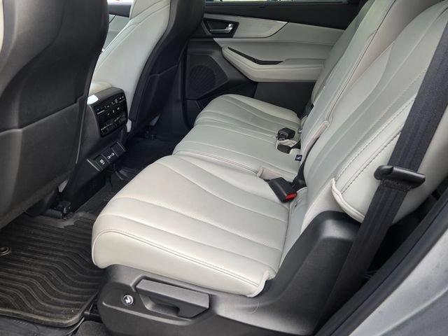 Certified 2024 Acura MDX FWD w/ Technology Package image 11