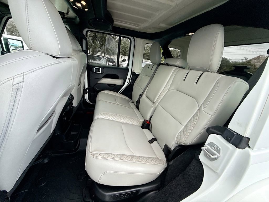 Used 2021 Jeep Wrangler Unlimited Sahara image 27