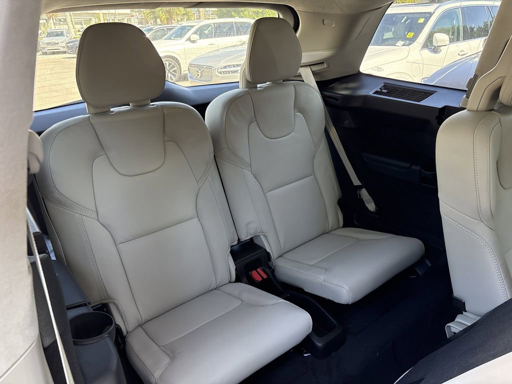 New 2025 Volvo XC90 B6 Ultra w/ Lounge Package image 19