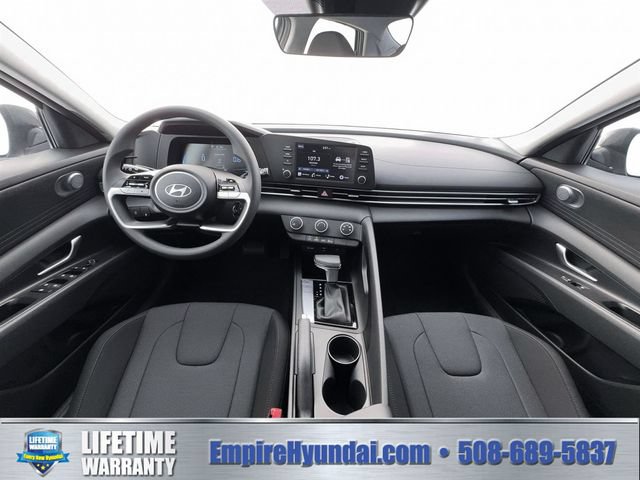 New 2026 Hyundai Elantra SE FWD image 13
