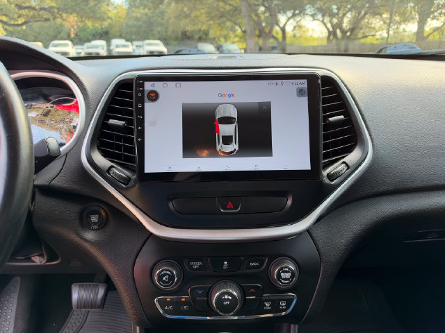 Used 2018 Jeep Cherokee Latitude Plus FWD image 13