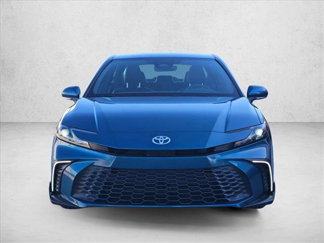 Used 2025 Toyota Camry SE image 2