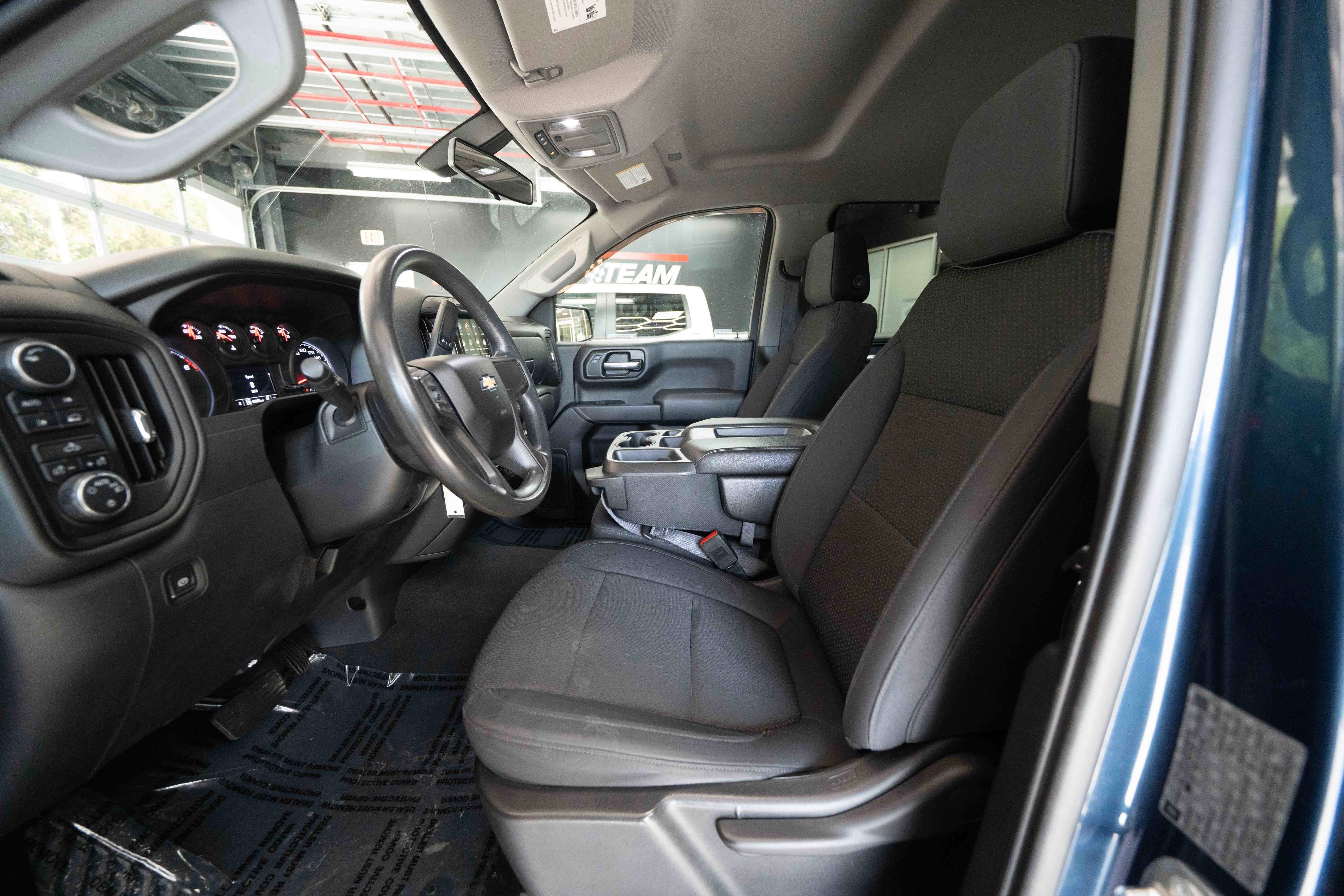 Used 2019 Chevrolet Silverado 1500 Custom w/ Custom Value Package AWD/4WD image 9