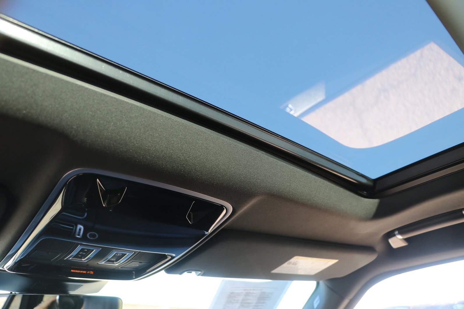 Used 2020 Land Rover Range Rover HSE image 28