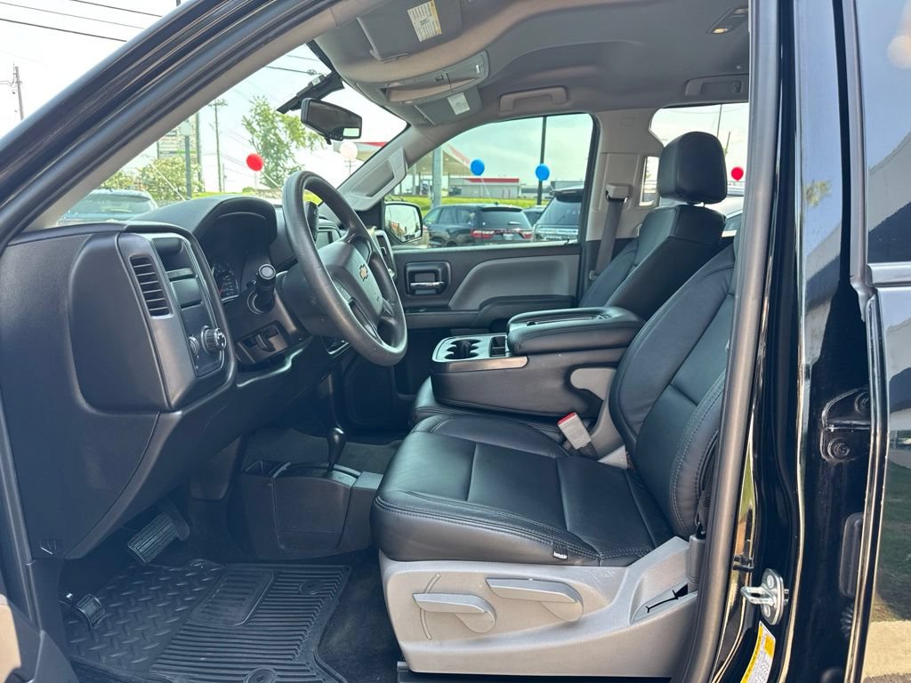 Used 2018 Chevrolet Silverado 1500 Custom w/ Custom Value Package AWD/4WD image 13