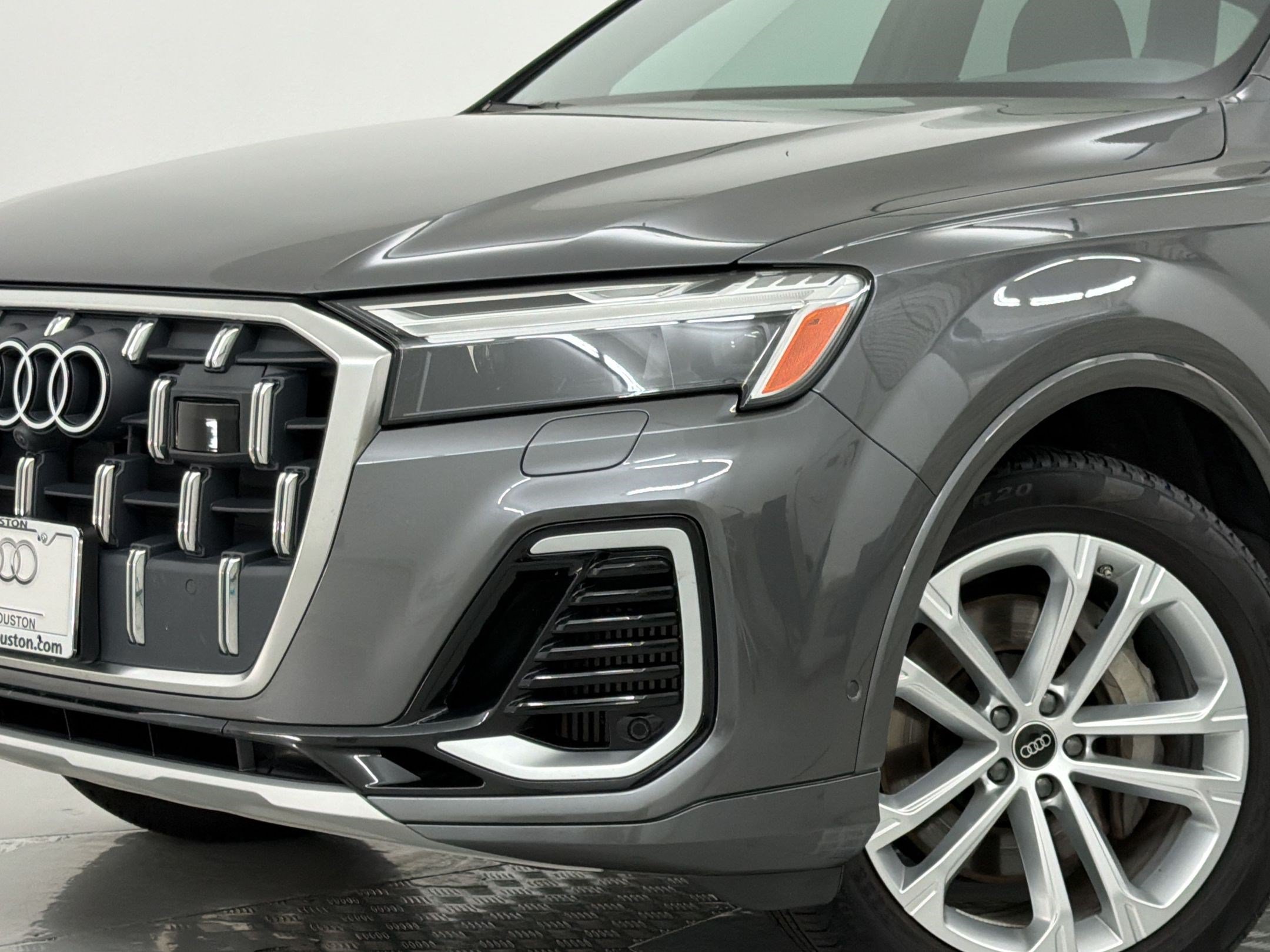 Used 2025 Audi Q7 3.0T Premium Plus AWD/4WD image 12