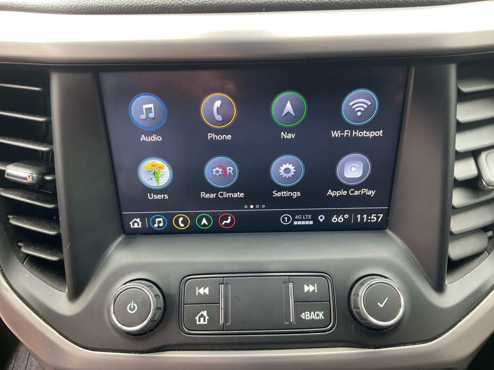 Certified 2022 GMC Acadia AT4 w/ Technology Package AWD/4WD image 17
