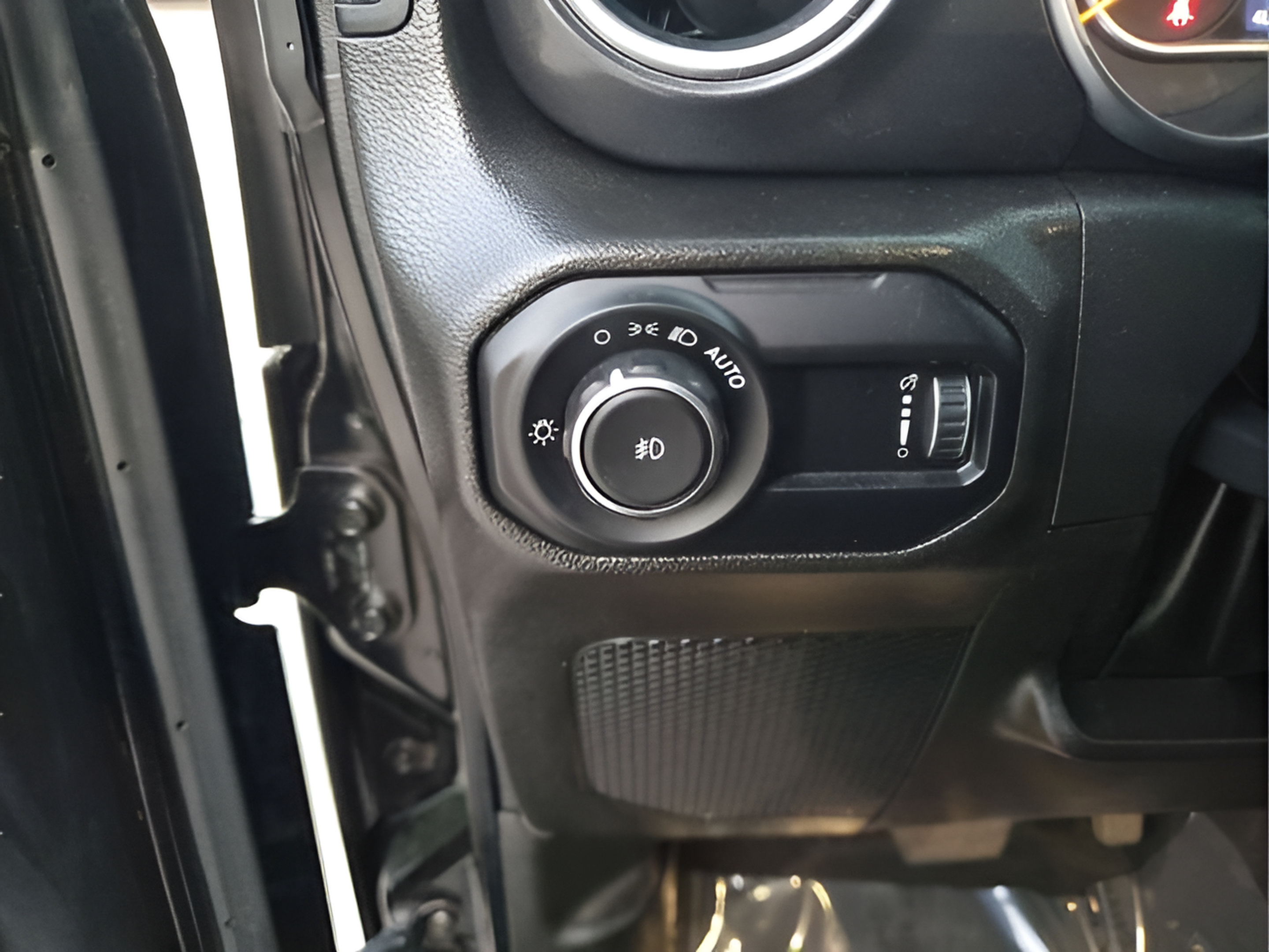 Used 2023 Jeep Wrangler Unlimited Rubicon 392 w/ Trailer Tow Package AWD/4WD image 26