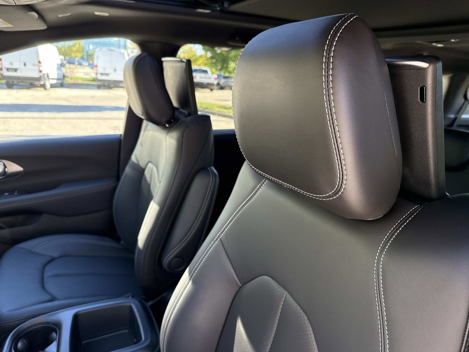 New 2026 Chrysler Pacifica Select image 23