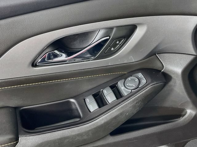 Used 2019 Chevrolet Traverse LT w/ LPO, Floor Liner Package FWD image 18