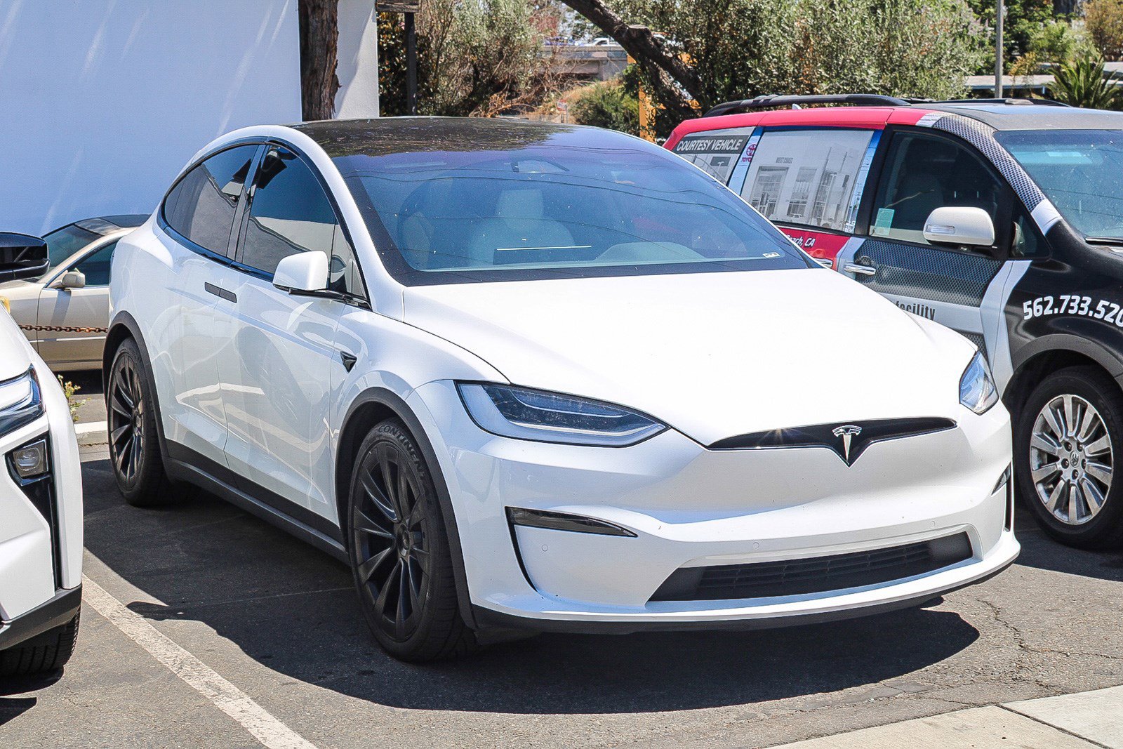 Used 2023 Tesla Model X AWD/4WD image 3