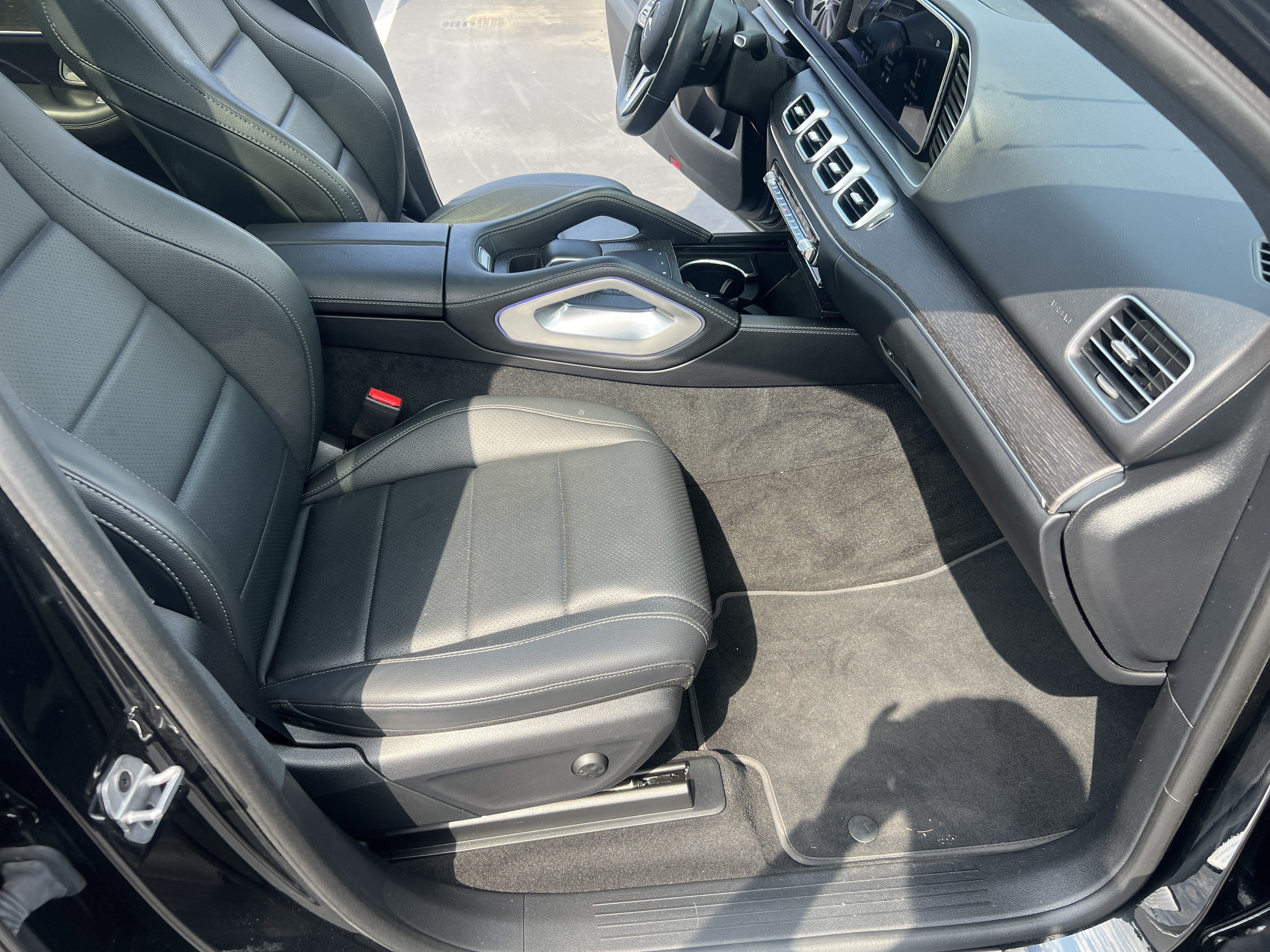 Used 2022 Mercedes-Benz GLE 350 4MATIC w/ Premium Package image 35
