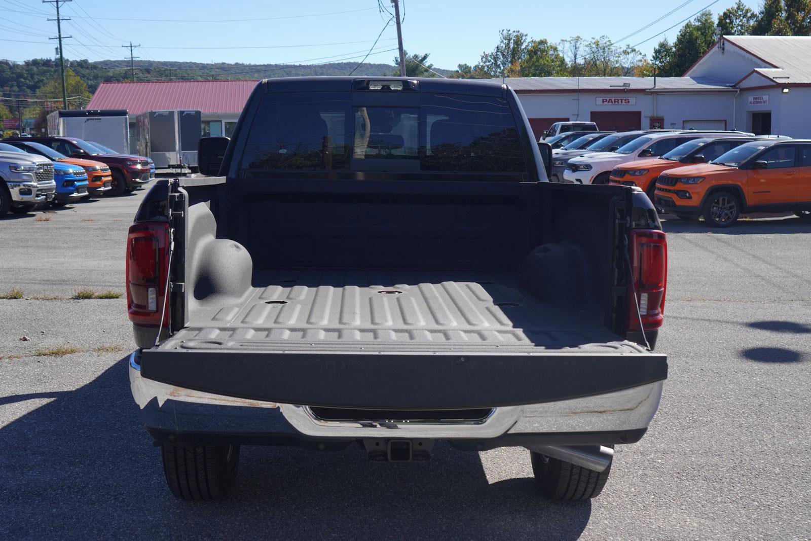 New 2025 RAM 2500 Big Horn image 12