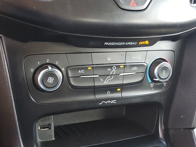 Used 2018 Ford Focus SE FWD image 19