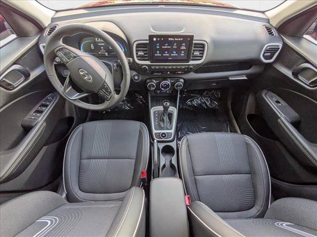 New 2025 Hyundai Venue Limited FWD image 3