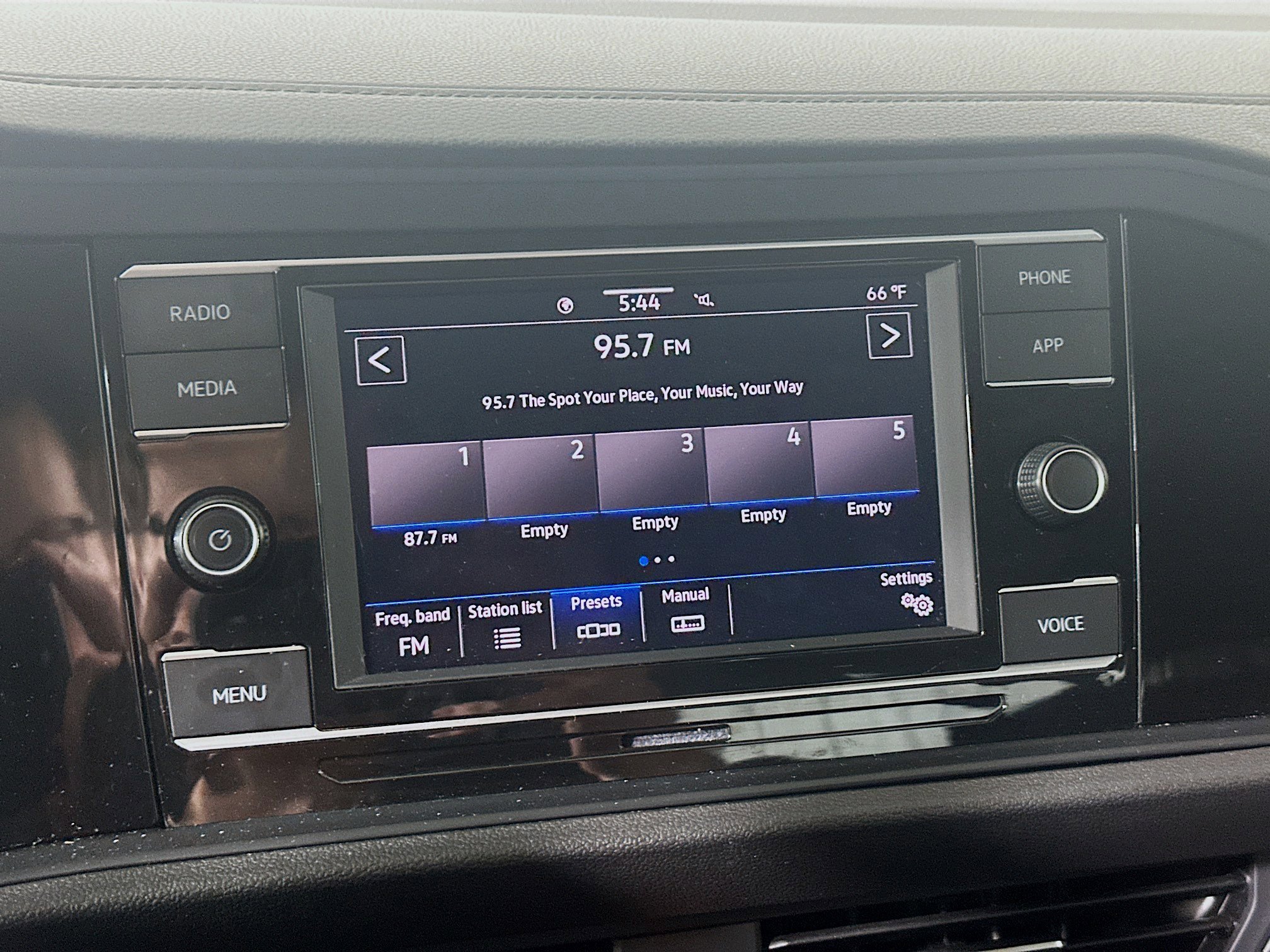 Used 2024 Volkswagen Jetta S image 21