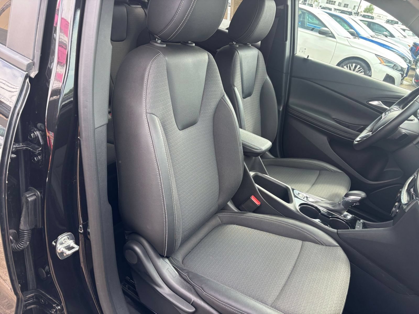Used 2025 Buick Encore GX Preferred FWD image 35