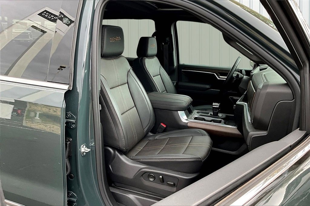Used 2026 Chevrolet Silverado 1500 High Country w/ Technology Package image 17