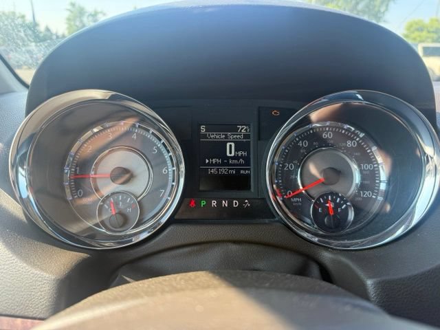 Used 2011 Chrysler Town & Country Touring w/ Entertainment Group #1 FWD image 17