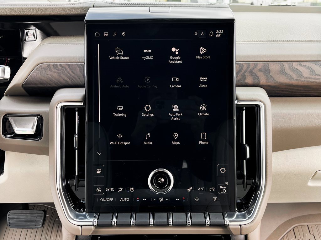 Used 2025 GMC Yukon XL Denali image 28