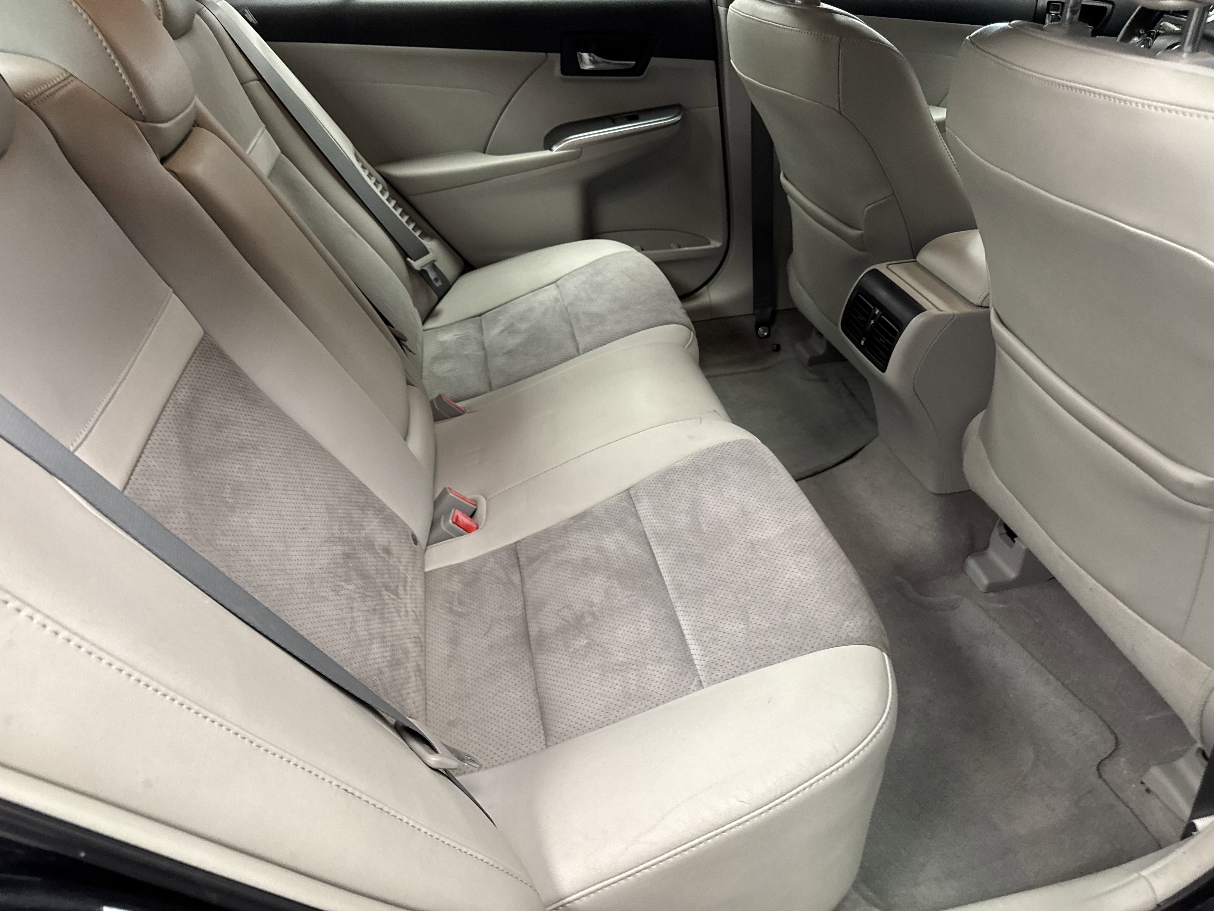 Used 2013 Toyota Camry LE image 13