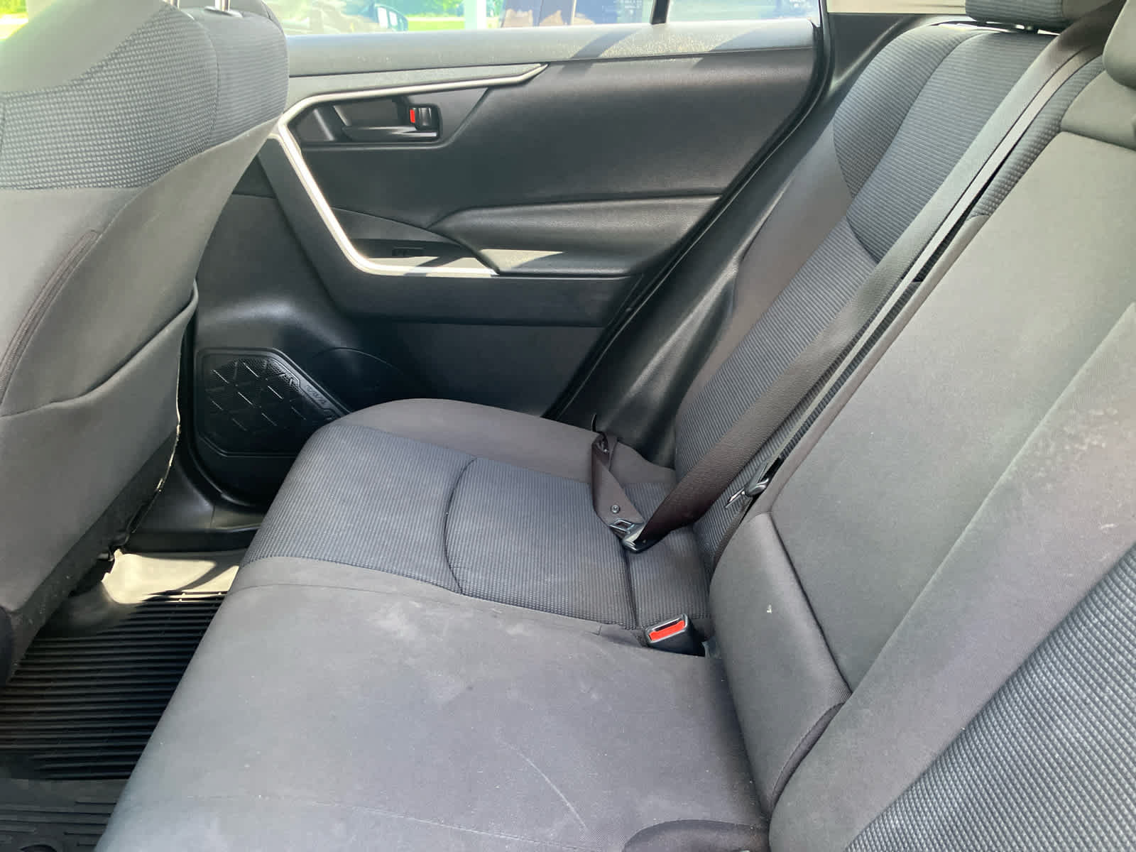 Used 2020 Toyota RAV4 LE w/ All Weather Liner Package AWD/4WD image 31
