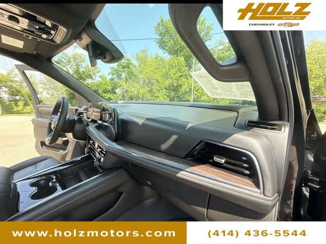 Certified 2026 Chevrolet Tahoe Z71 w/ Sun And Tow Package AWD/4WD image 28