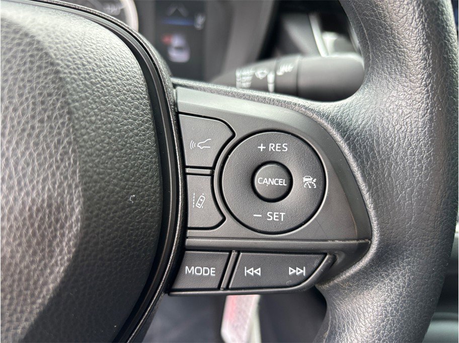 Used 2022 Toyota Corolla LE image 21