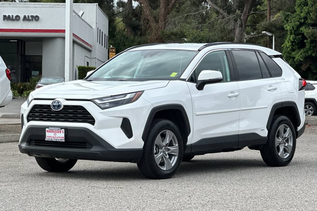 Certified 2024 Toyota RAV4 LE AWD/4WD image 7