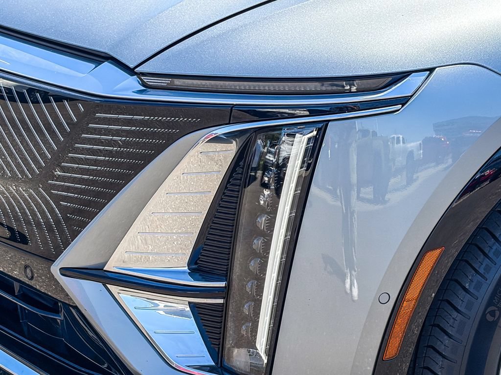 Certified 2024 Cadillac Lyriq Luxury RWD image 2