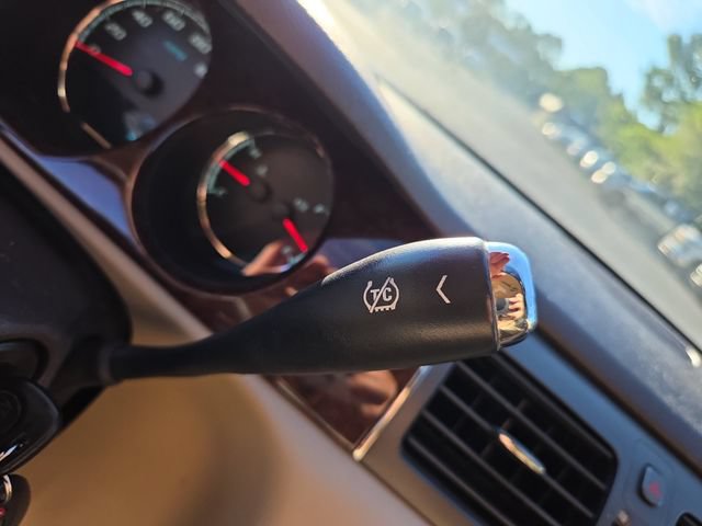Used 2011 Buick Lucerne CXL FWD image 23
