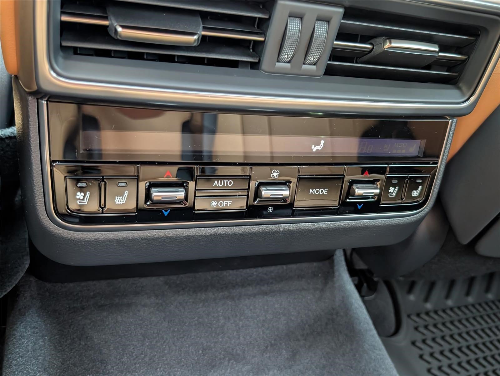 New 2026 Lexus LX 600 4WD w/ Appearance Package image 14