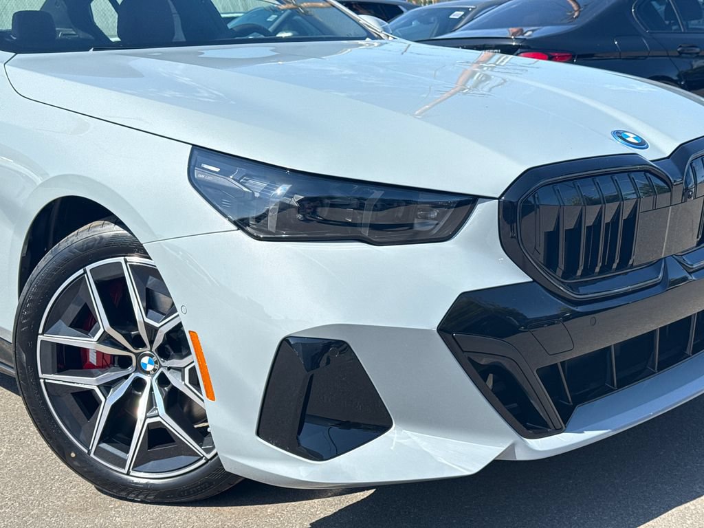 New 2027 BMW i5 M60 w/ M Sport Package AWD/4WD image 6