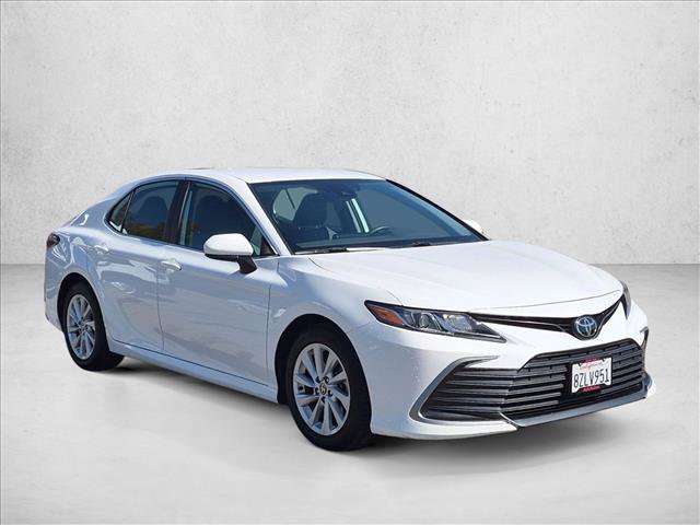 Used 2022 Toyota Camry LE FWD image 3