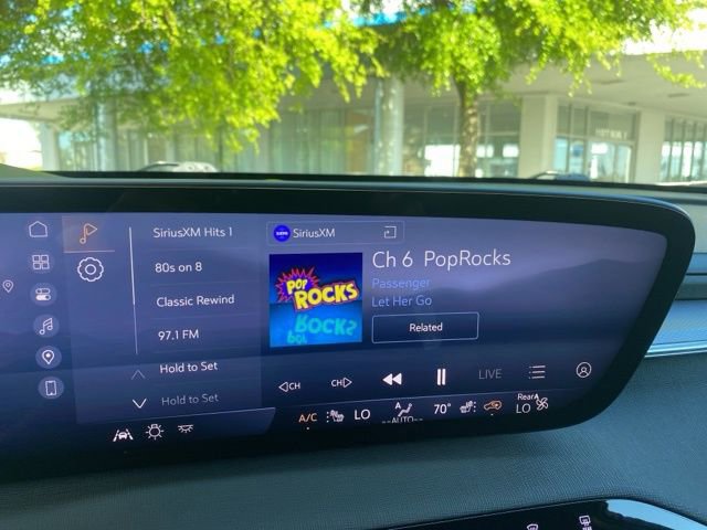 Used 2025 Buick Enclave Sport Touring image 21