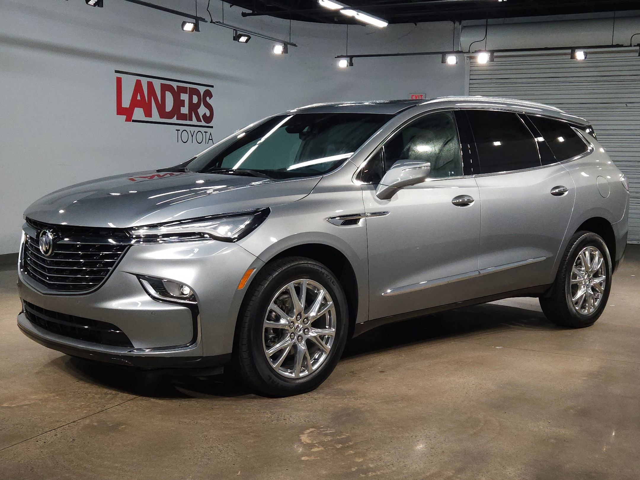 Used 2023 Buick Enclave Premium w/ Experience Buick Package image 3