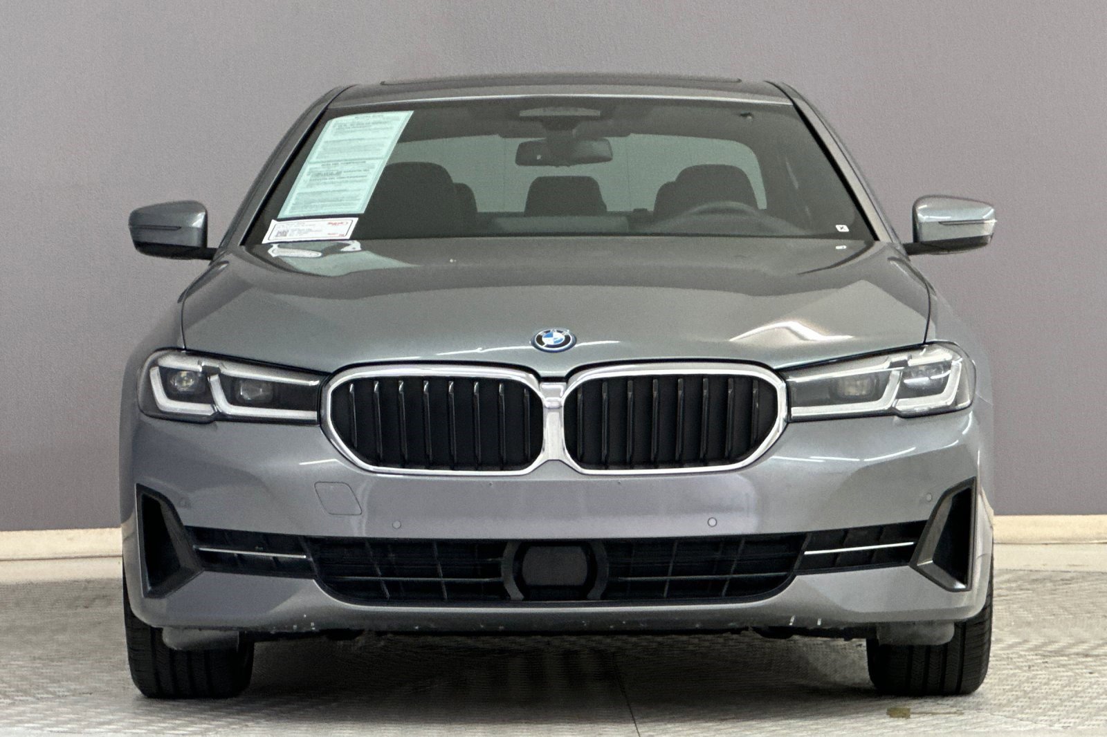 Used 2023 BMW 530e w/ Executive Package RWD image 5