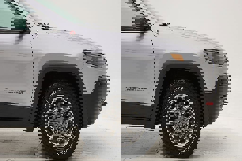 Used 2021 Jeep Cherokee Trailhawk w/ Sun, Sound & Nav Group image 4