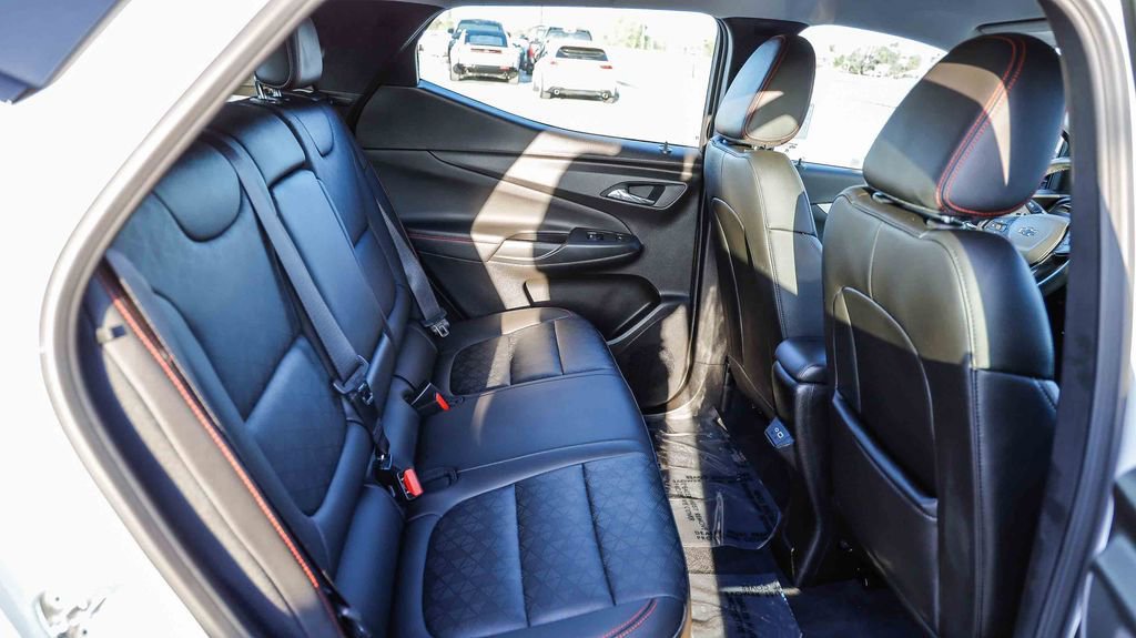 Used 2023 Chevrolet Bolt EUV Premier w/ Redline Edition image 19