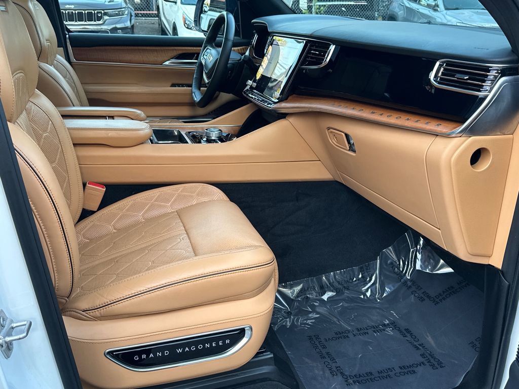 Used 2023 Jeep Grand Wagoneer L Series III w/ Rear Seat Video Group 1 AWD/4WD image 12