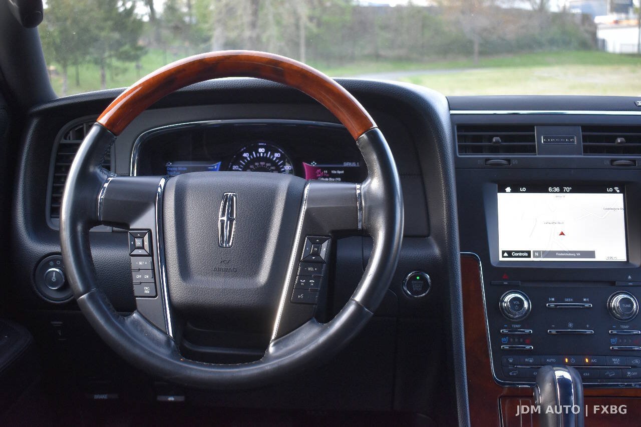 Used 2017 Lincoln Navigator Select AWD/4WD image 20