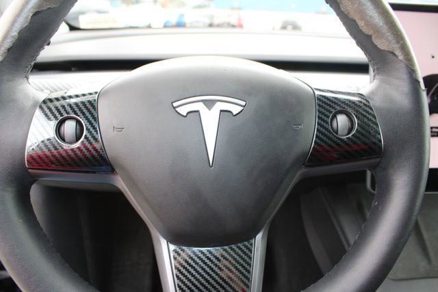 Used 2022 Tesla Model Y Performance AWD/4WD image 16