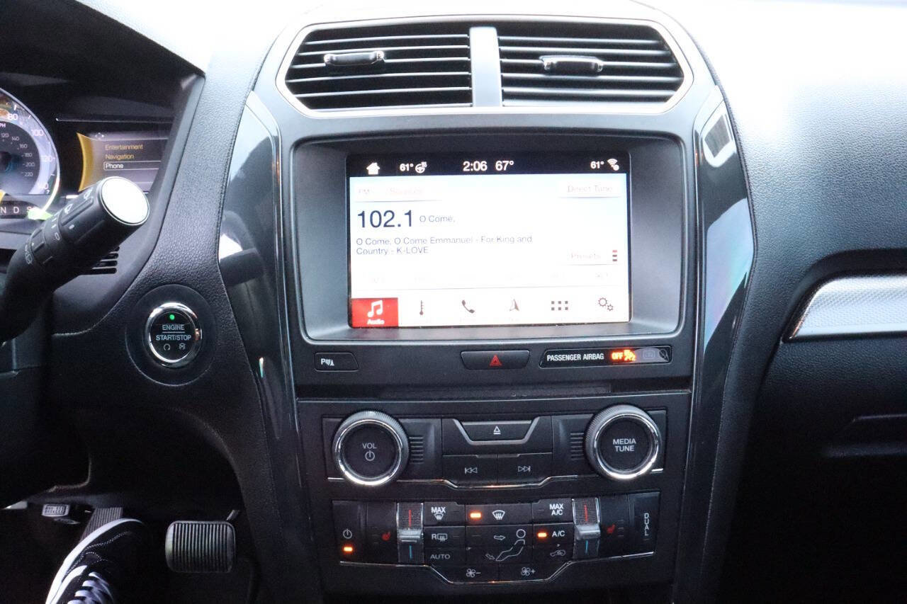 Used 2018 Ford Explorer XLT w/ Equipment Group 202A image 12