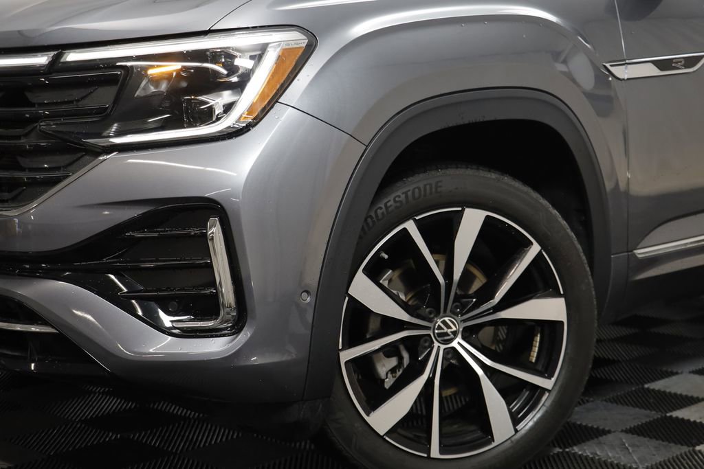 Used 2024 Volkswagen Atlas SEL Premium R-Line image 3