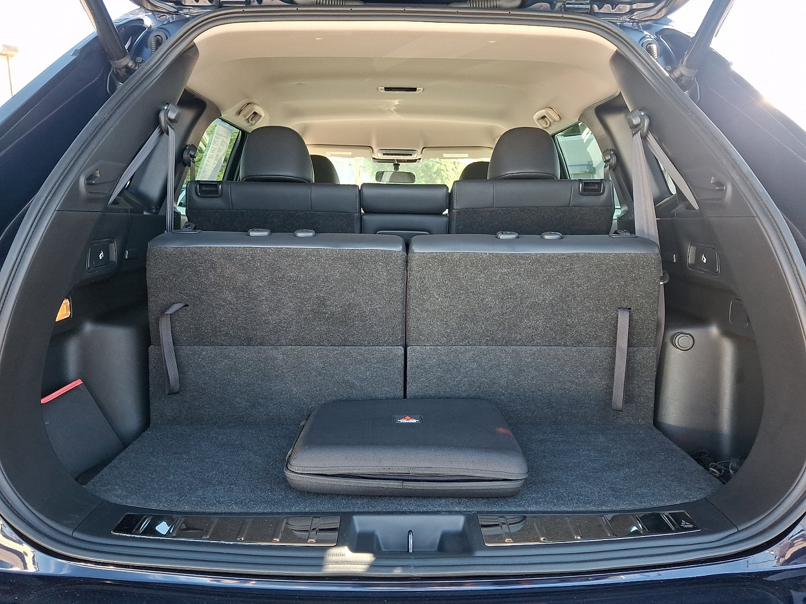 Used 2023 Mitsubishi Outlander SE AWD/4WD image 30