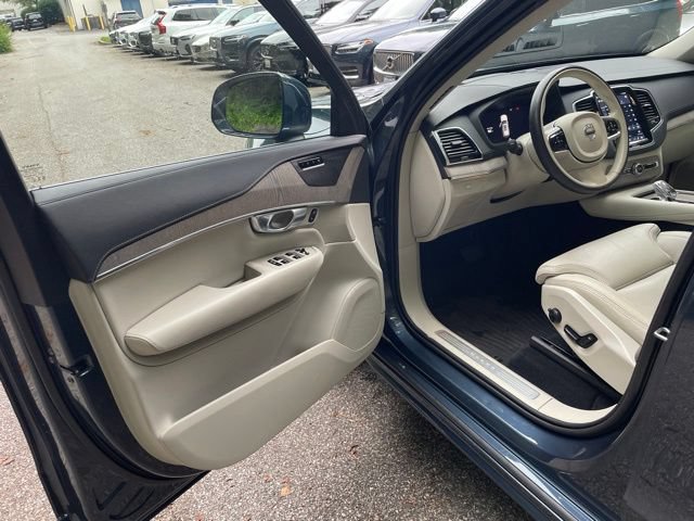 Certified 2024 Volvo XC90 B6 Ultimate w/ Protection Package Premier AWD/4WD image 11